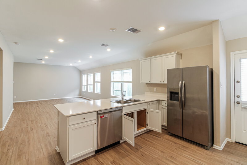 1,820/Mo, 1731 Sahara Dr Crosby, TX 77532 Kitchen View