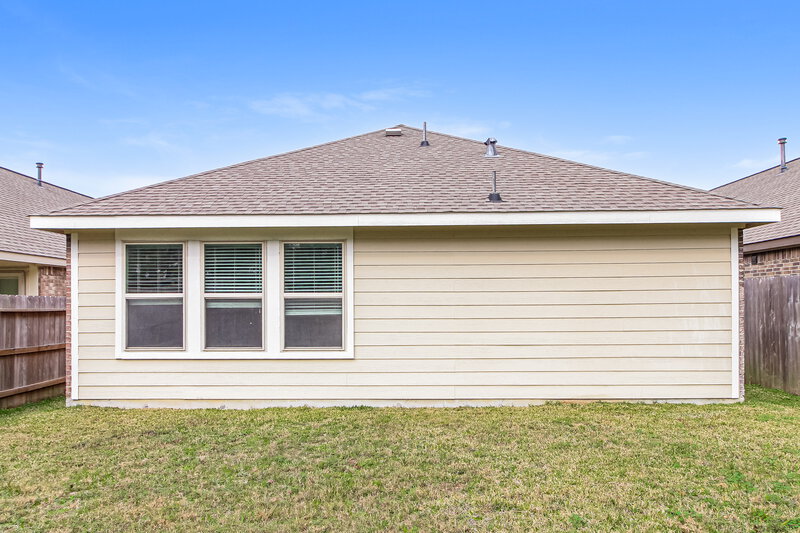 1,820/Mo, 1731 Sahara Dr Crosby, TX 77532 Rear View 2