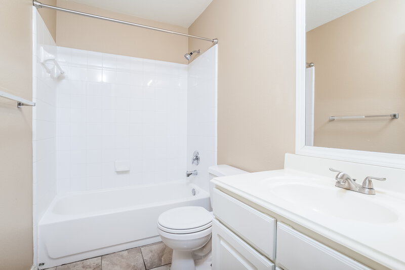 1,860/Mo, 17815 June Forest Dr Humble, TX 77346 Bathroom View