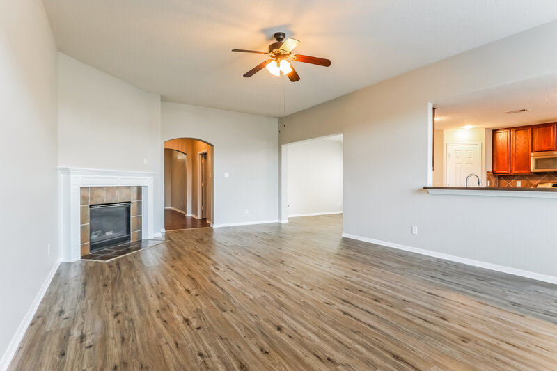 2,140/Mo, 17302 Cricket Mill Dr Humble, TX 77346 Living Room View