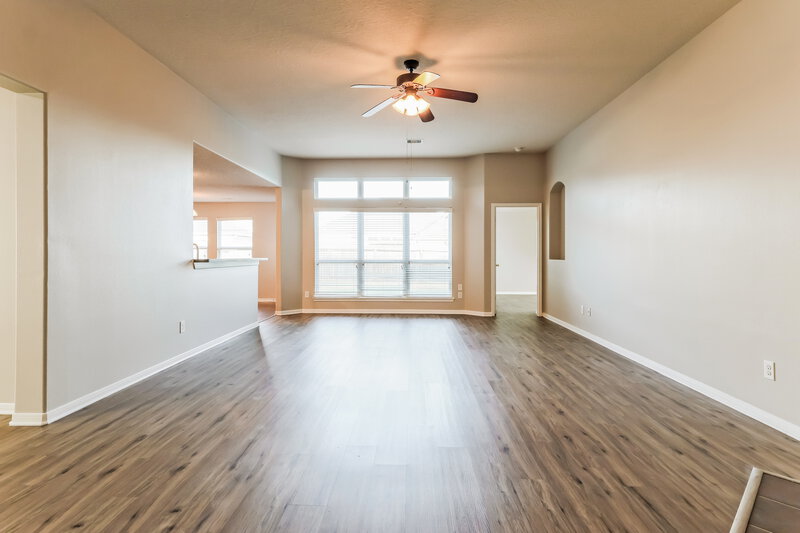 2,140/Mo, 17302 Cricket Mill Dr Humble, TX 77346 Living Room View 2