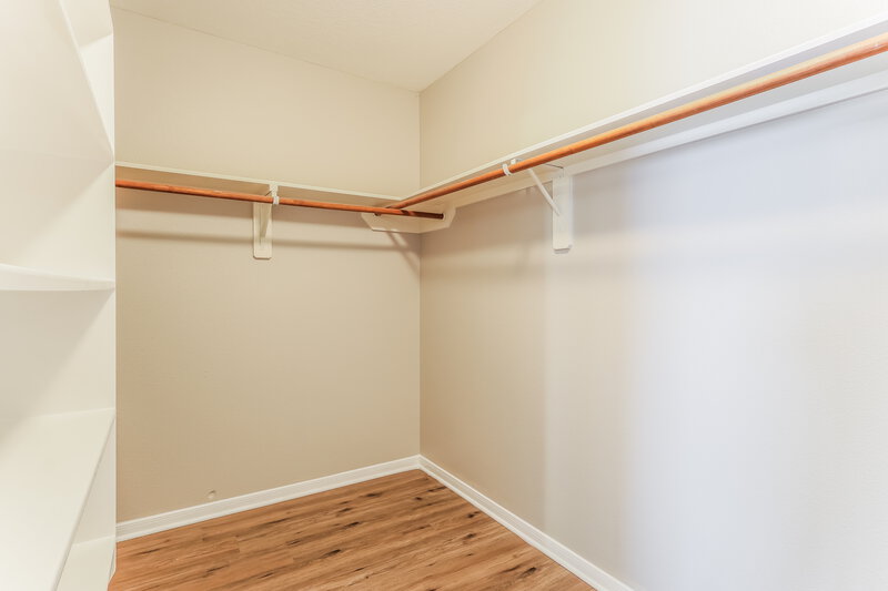 2,140/Mo, 17302 Cricket Mill Dr Humble, TX 77346 Walk In Closet View