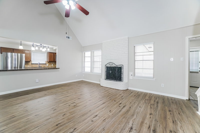 2,235/Mo, 17923 Loring Ln Spring, TX 77388 Living Room View