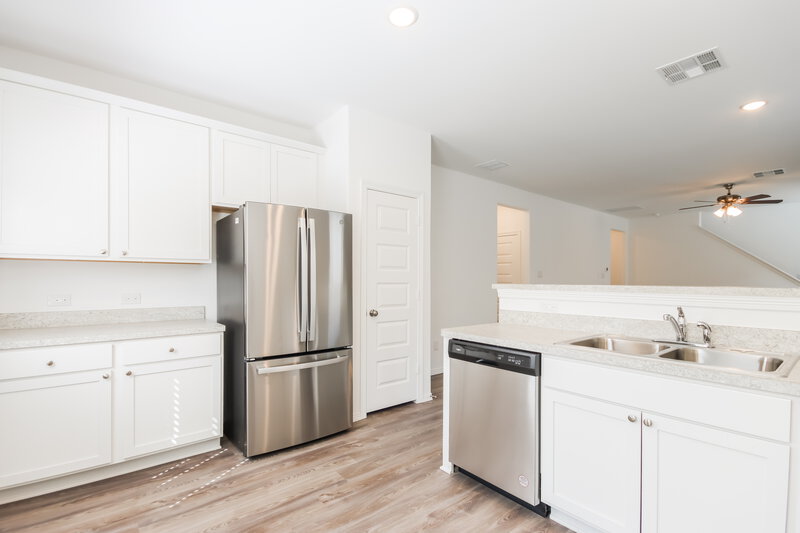 2,020/Mo, 21046 Voyage Ln Porter, TX 77365 Kitchen View 2