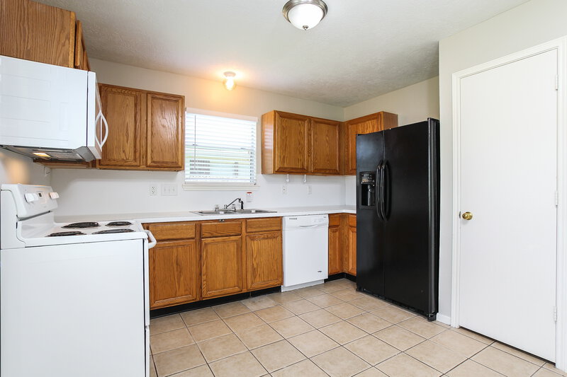 1,790/Mo, 18407 Willow Moss Dr Katy, TX 77449 Kitchenlarge View 2