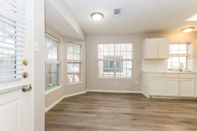 2,215/Mo, 4910 Stone Harbor Dr Friendswood, TX 77546 Breakfast Nook View