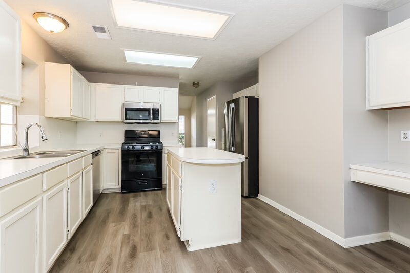 2,215/Mo, 4910 Stone Harbor Dr Friendswood, TX 77546 Kitchen View 3