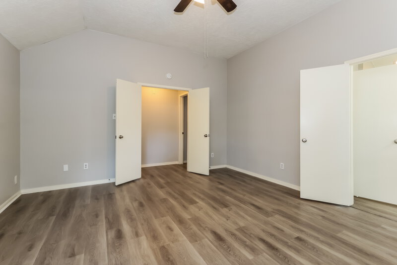 2,215/Mo, 4910 Stone Harbor Dr Friendswood, TX 77546 Main Bedroom View 2