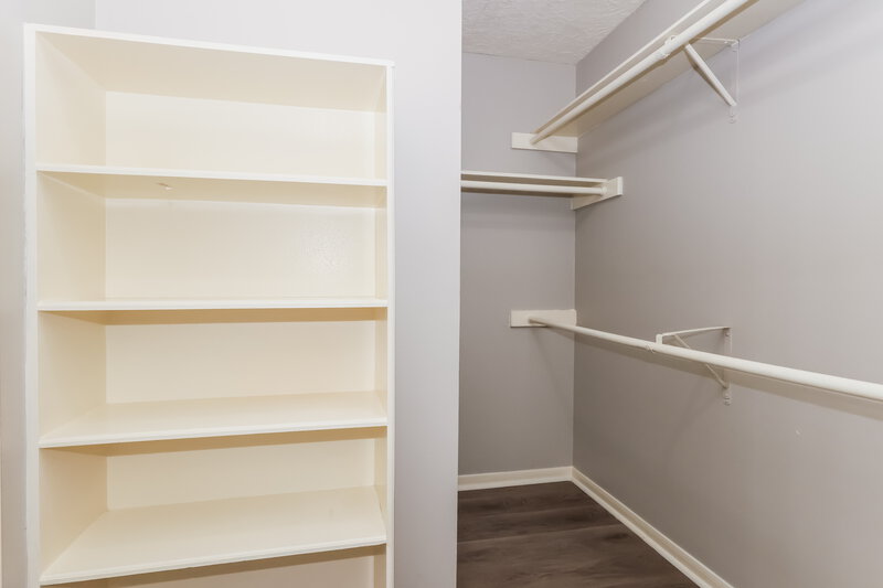 2,215/Mo, 4910 Stone Harbor Dr Friendswood, TX 77546 Walk In Closet View