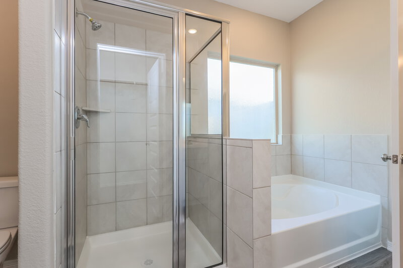 2,145/Mo, 21210 George Vancouver Ct Porter, TX 77365 Main Bathroom View