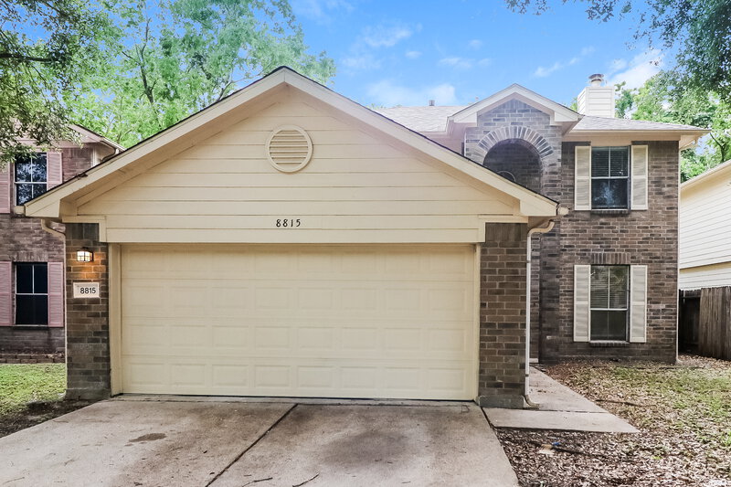 1,850/Mo, 8815 Roaring Point Dr Houston, TX 77088 External View