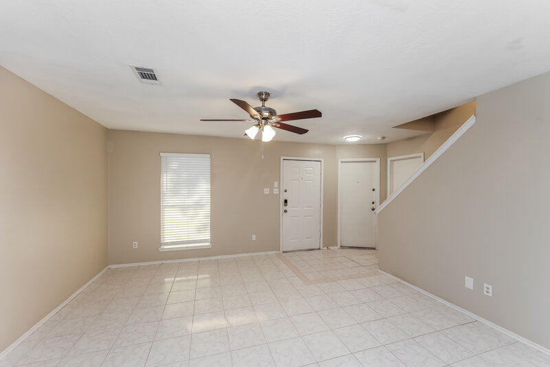 1,990/Mo, 8815 Roaring Point Dr Houston, TX 77088 Living Room View 2