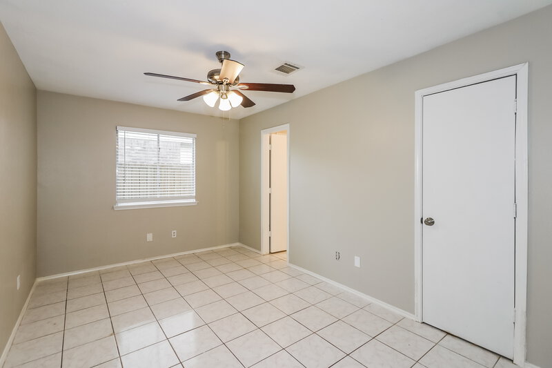 1,850/Mo, 8815 Roaring Point Dr Houston, TX 77088 Bedroom View