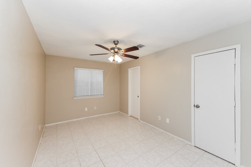 1,990/Mo, 8815 Roaring Point Dr Houston, TX 77088 Bedroom View 3