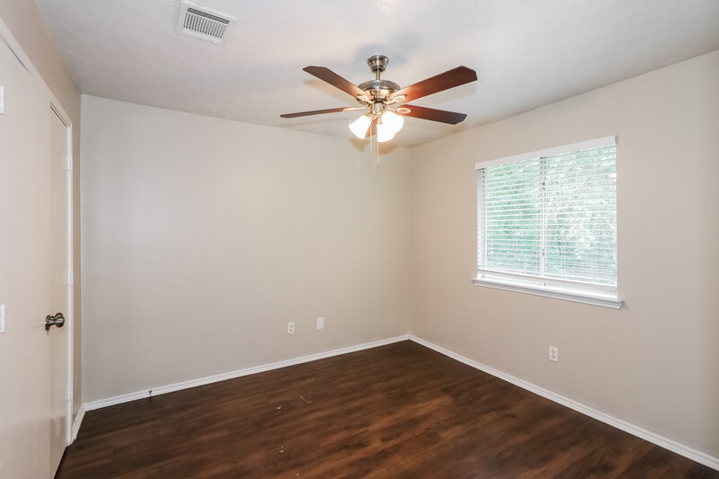 1,850/Mo, 8815 Roaring Point Dr Houston, TX 77088 Bedroom View 2