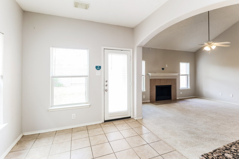 0/Mo, 20403 Louetta Crossing Dr Spring, TX 77388 Living Room View