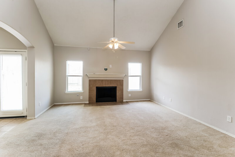 0/Mo, 20403 Louetta Crossing Dr Spring, TX 77388 Living Room View 2