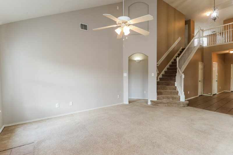 0/Mo, 20403 Louetta Crossing Dr Spring, TX 77388 Living Room View 3