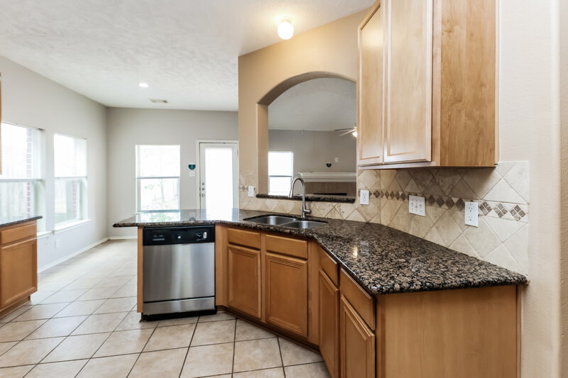 0/Mo, 20403 Louetta Crossing Dr Spring, TX 77388 Kitchen View