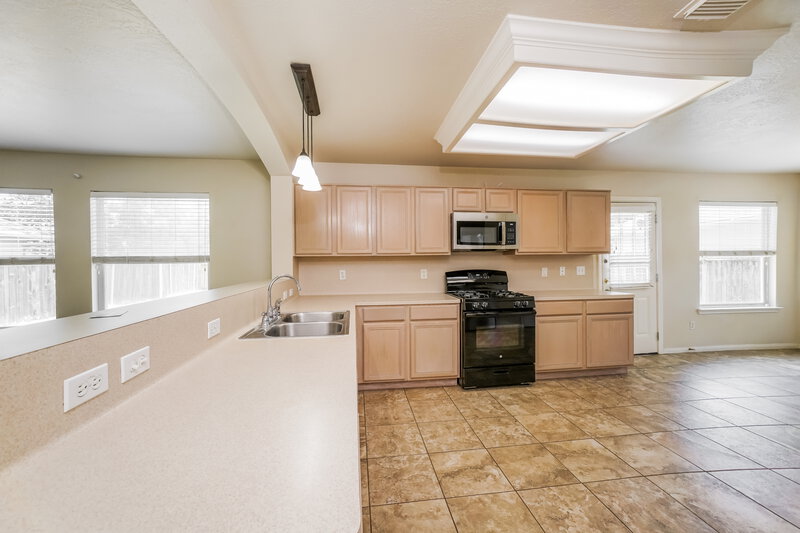 2,290/Mo, 16310 Ancient Forest Dr Humble, TX 77346 Kitchen View