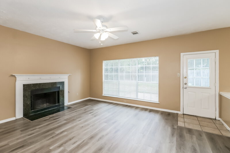2,300/Mo, 11423 Willow Field Dr Cypress, TX 77429 Living Room View 2