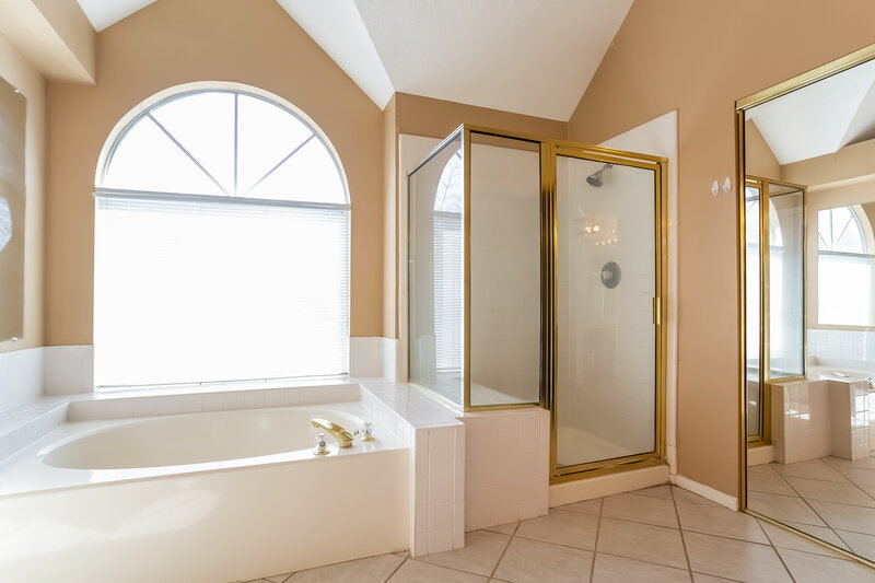 1,960/Mo, 11423 Willow Field Dr Cypress, TX 77429 Master Bathroom View