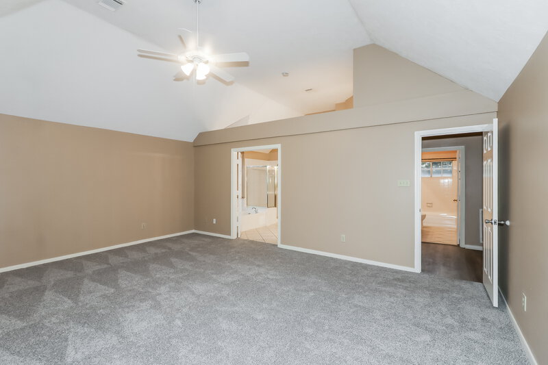 2,300/Mo, 11423 Willow Field Dr Cypress, TX 77429 Main Bedroom View 2
