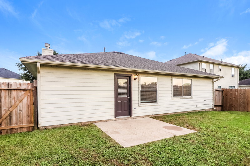 1,900/Mo, 3506 Greenleaf Lodge Ln Fresno, TX 77545 Rear View