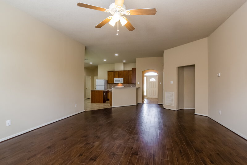 1,720/Mo, 4242 Tree Moss Pl Humble, TX 77346 Living Room View 2