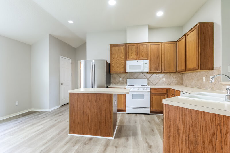 2,095/Mo, 4242 Tree Moss Pl Humble, TX 77346 Kitchen View 2