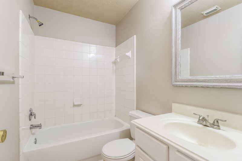 2,095/Mo, 4242 Tree Moss Pl Humble, TX 77346 Bathroom View
