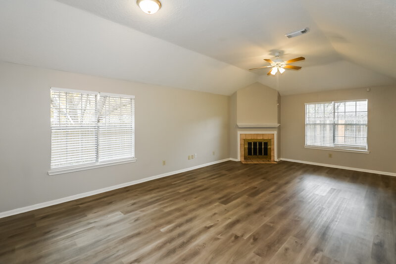 1,875/Mo, 16907 Dusty Mill Dr E Sugar Land, TX 77478 Dining Room View