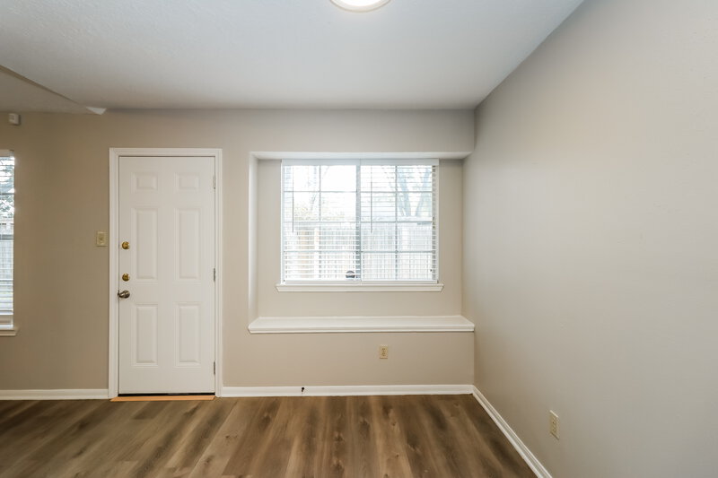 1,875/Mo, 16907 Dusty Mill Dr E Sugar Land, TX 77478 Breakfast Nook View