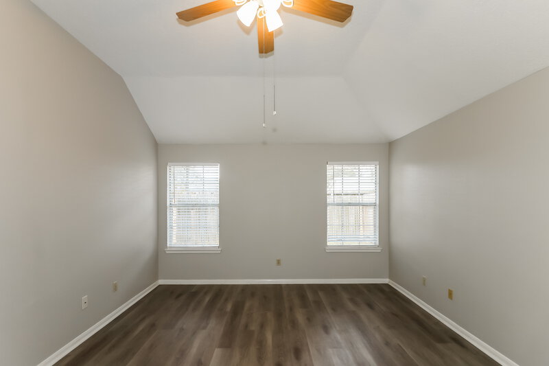 1,875/Mo, 16907 Dusty Mill Dr E Sugar Land, TX 77478 Main Bedroom View