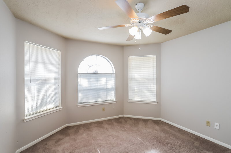 1,645/Mo, 16907 Dusty Mill Dr E Sugar Land, TX 77478 Bedroom View