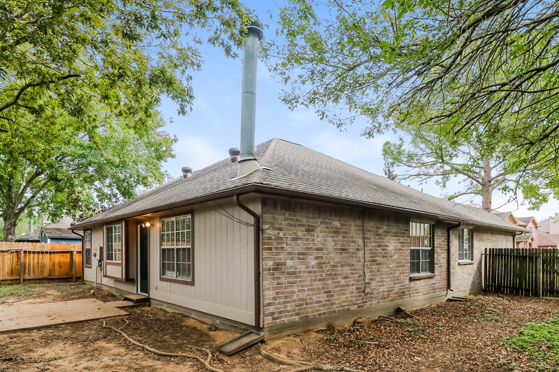 1,875/Mo, 16907 Dusty Mill Dr E Sugar Land, TX 77478 Rear View