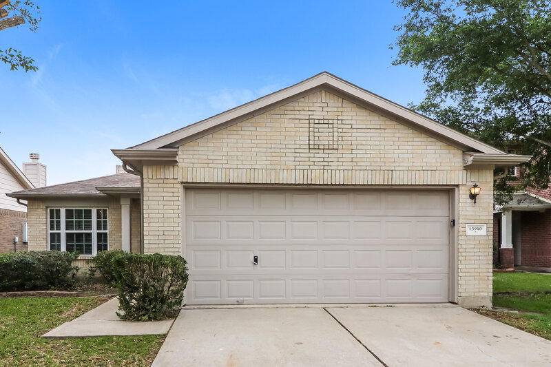 1,705/Mo, 13910 Maleewan Ln Sugar Land, TX 77498 External View