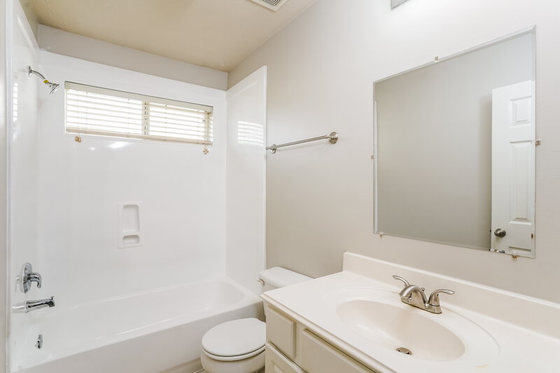 1,970/Mo, 5039 Rustling Branch Ln Katy, TX 77449 Bathroom View