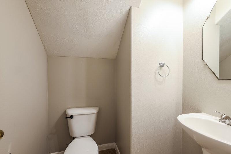 1,600/Mo, 19362 Caledonia Dr Katy, TX 77449 Bathroom View