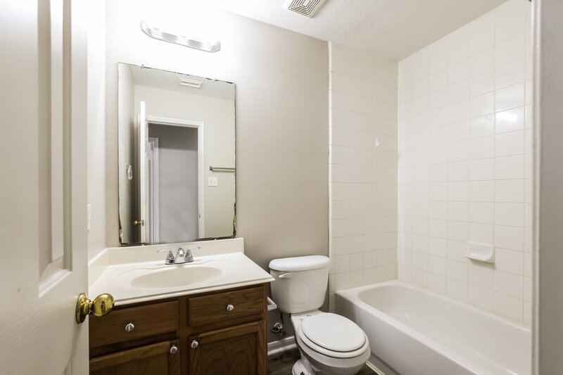 1,600/Mo, 19362 Caledonia Dr Katy, TX 77449 Bathroom View 2