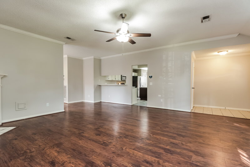 1,880/Mo, 18034 Golden Ridge Dr Houston, TX 77084 Living Room View 2