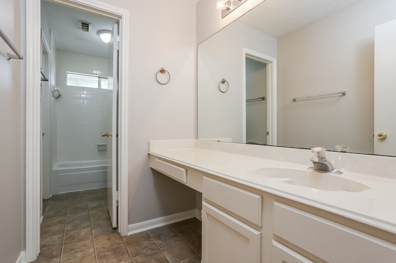 1,985/Mo, 15511 Heritage Country Ct Friendswood, TX 77546 Bathroom View