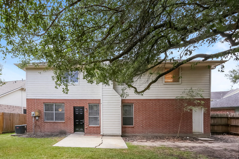 1,985/Mo, 15511 Heritage Country Ct Friendswood, TX 77546 Rear View