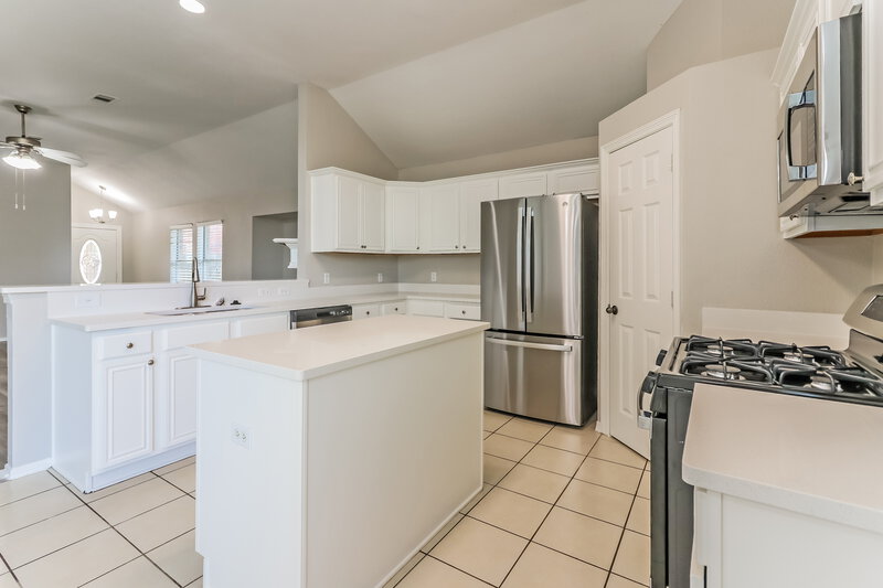 1,945/Mo, 4815 Chase More Dr Bacliff, TX 77518 Kitchen View 2