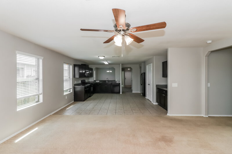1,910/Mo, 21370 Beacon Springs Ln Katy, TX 77449 Living Room View 2
