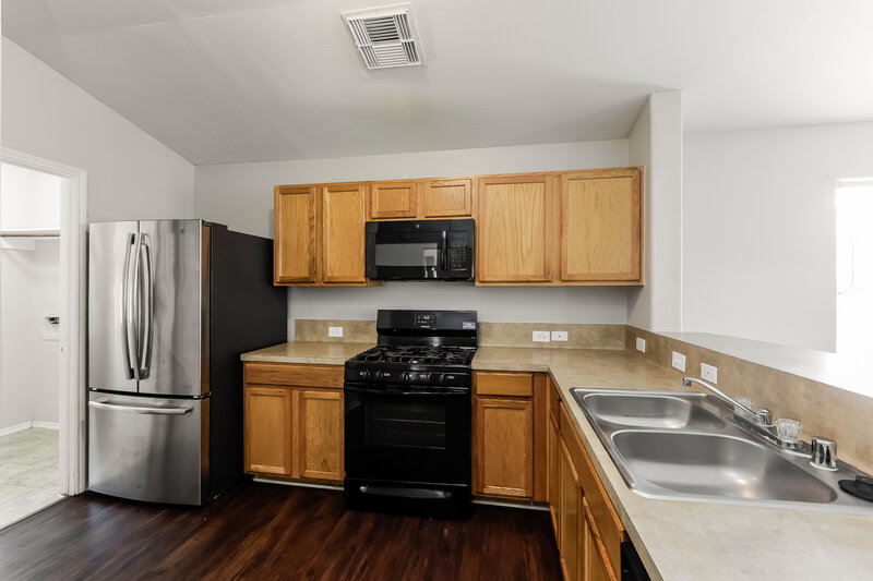 1,750/Mo, 1811 Adobe Stone Dr Humble, TX 77396 Kitchen View