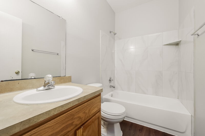 1,750/Mo, 1811 Adobe Stone Dr Humble, TX 77396 Bathroom View