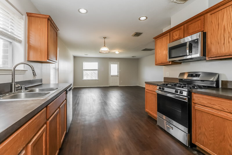2,240/Mo, 9022 Sienna Sky Ct Richmond, TX 77407 Kitchen View 2