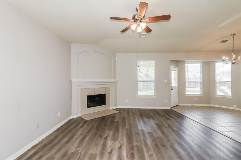 1,870/Mo, 5915 Ranch Riata Ct Katy, TX 77449 Living Room View