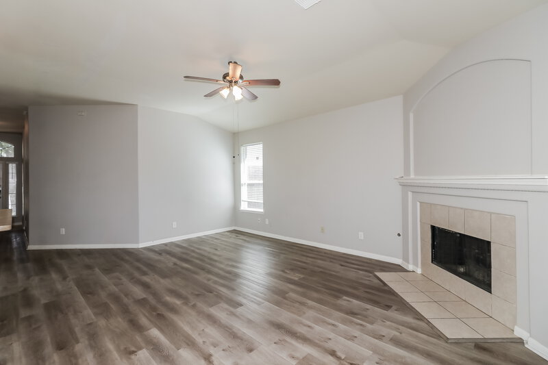 1,870/Mo, 5915 Ranch Riata Ct Katy, TX 77449 Living Room View 2